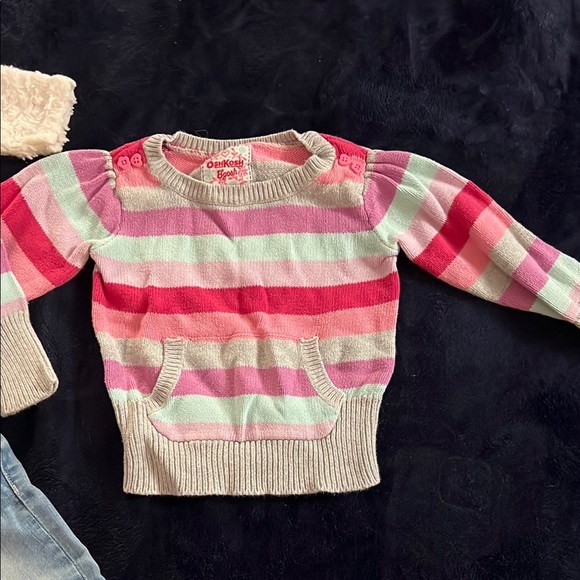 Cozy White Fuzzy Kids Top Lot 509 - Picture 2 of 5